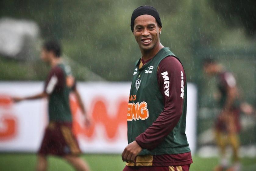 Brezilyalı eski futbolcu Ronaldinho.