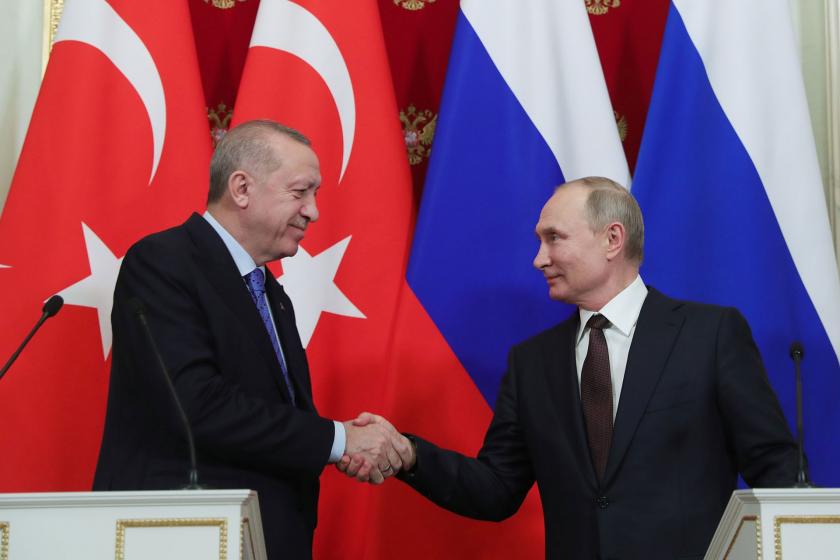 Recep Tayyip Erdoğan (solda) ve Vladimir Putin (sağda)