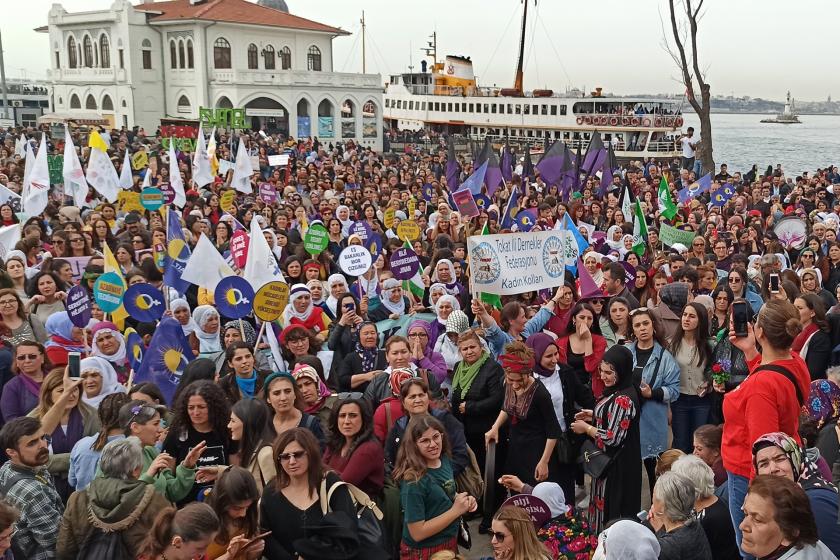 İstanbul'da kadınlar Kadıköy'de toplandı