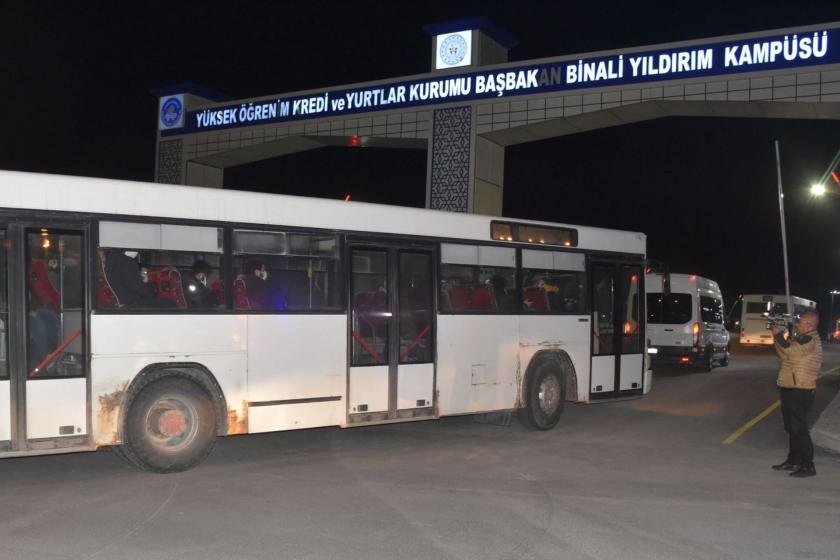 KYK Başbakan Binali Yıldırım Kampüsü önündeki otobüs