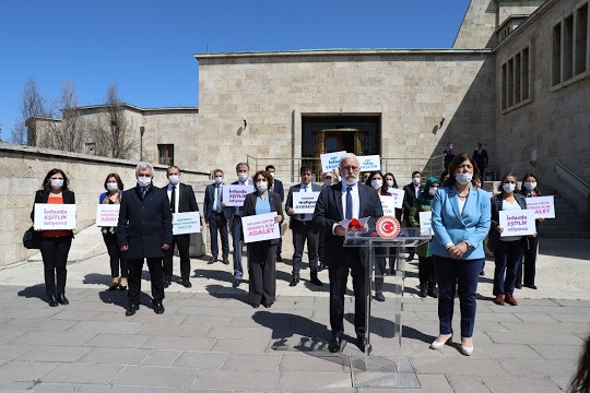 HDP'nin Meclis bahçesinde yaptığı basın açıklaması