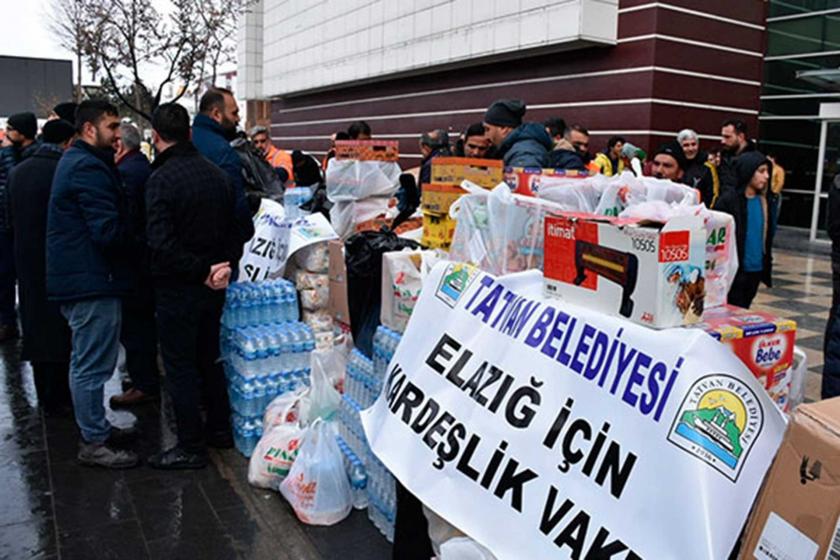 Tatvan Belediyesinin Elazığ'daki depremzedeler için topladığı yardım.