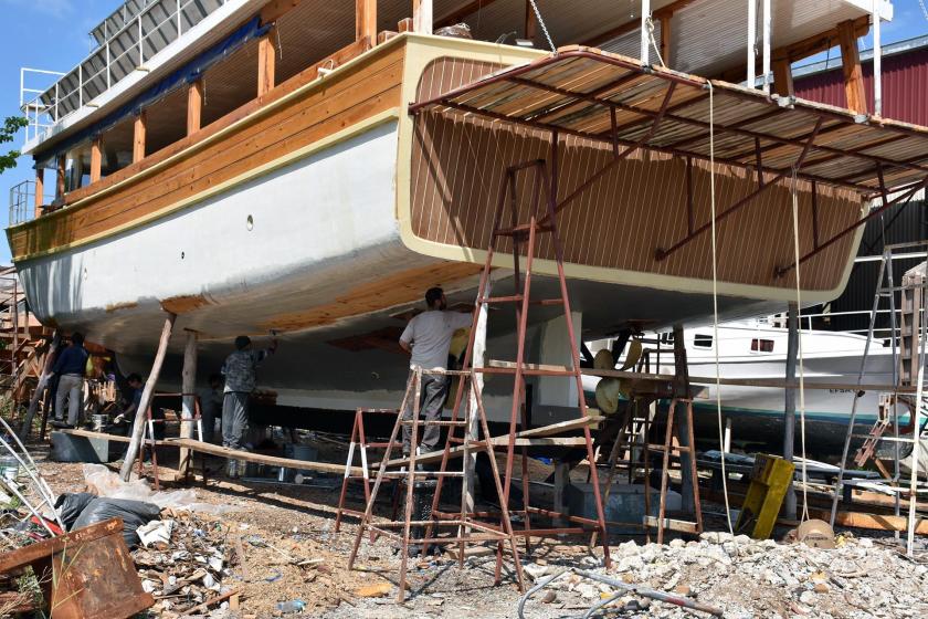 Bozburun tersanelerinde çalışan işçiler