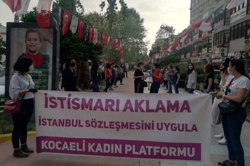 Kocaeli Kadın Platformu eyleminde 