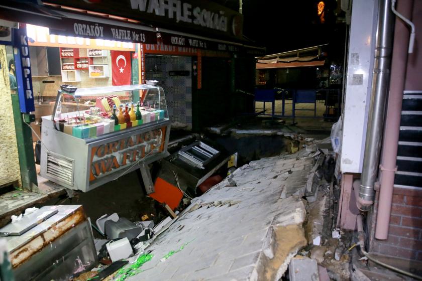 ortaköy'de çöken yol