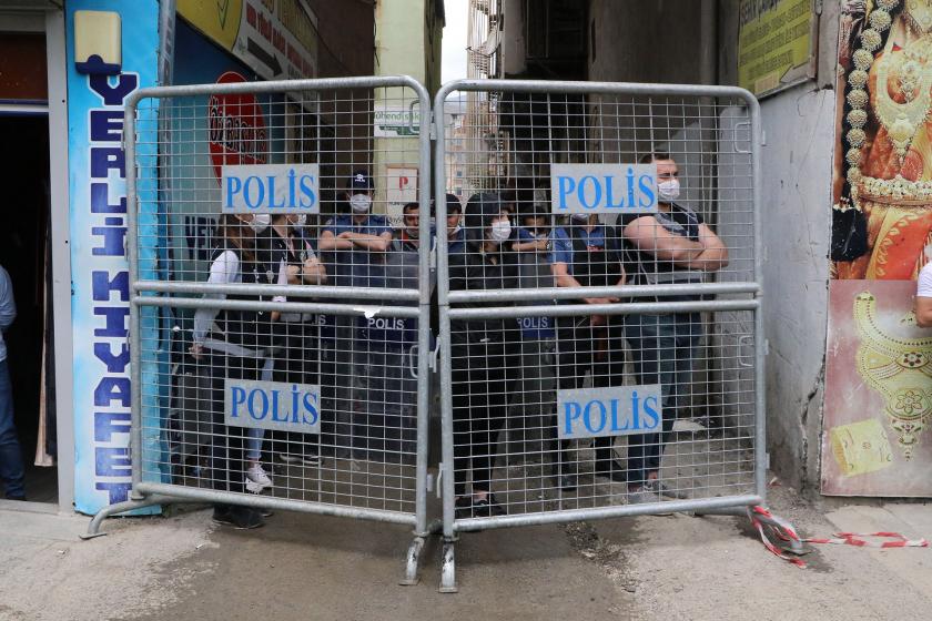 Hakkari kent merkezinde, ara sokaklarda polis ablukası