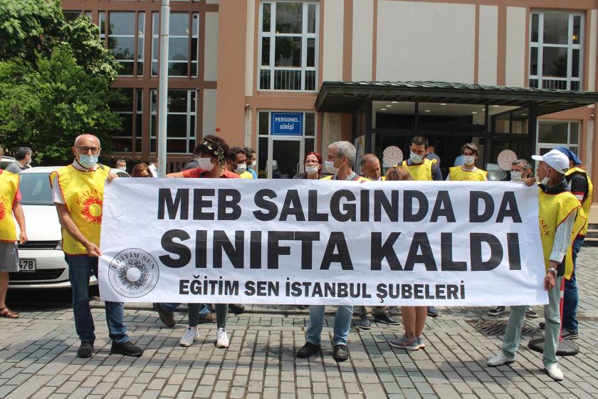 Eğitim Sen'in MEB salgında da sınıfta kaldı pankartı