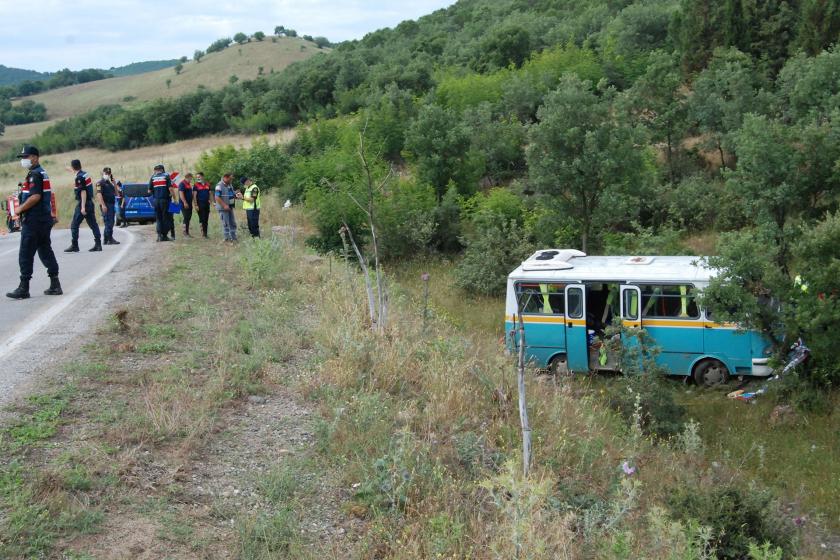 Çanakkale'de yoldan çıkan işçi servisi