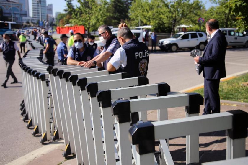 TBMM önündeki baro başkanlarına polis kuşatması, gazeteciye gözaltı