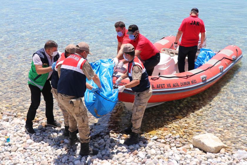 Van Gölü'nden çıkarılan mülteci cesetleri