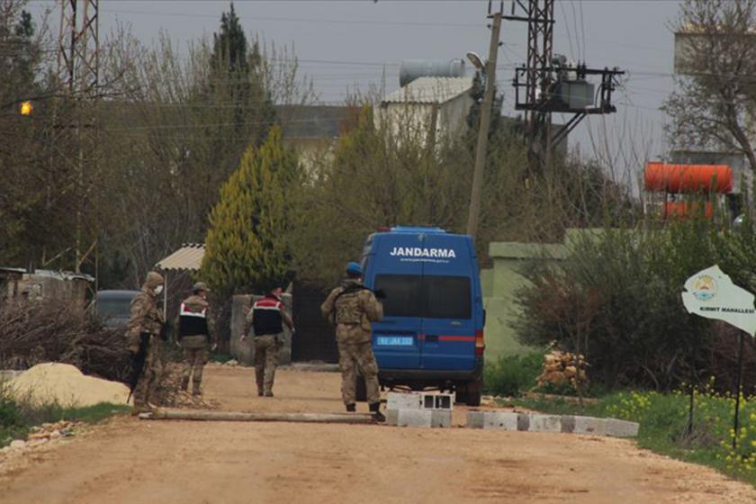 Urfa'da jandarmalar karantinaya alınan yerde bekliyor 