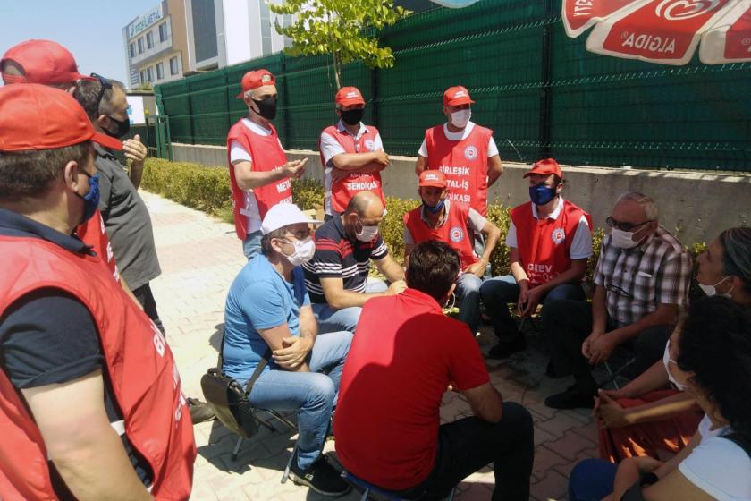 Emek Partisinden sendikalaştıkları için işten atılan Özer Elektrik işçilerine ziyaret