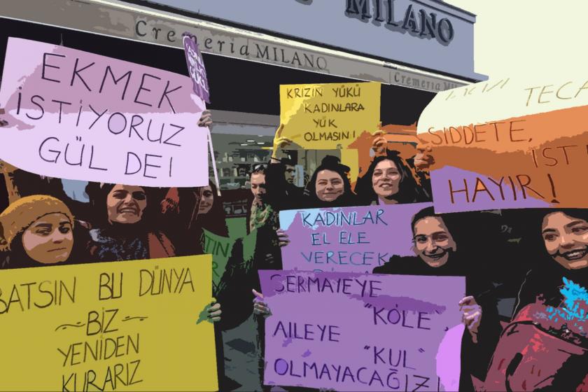 eylemde kadınlar ellerinde dövizlerle birlikte