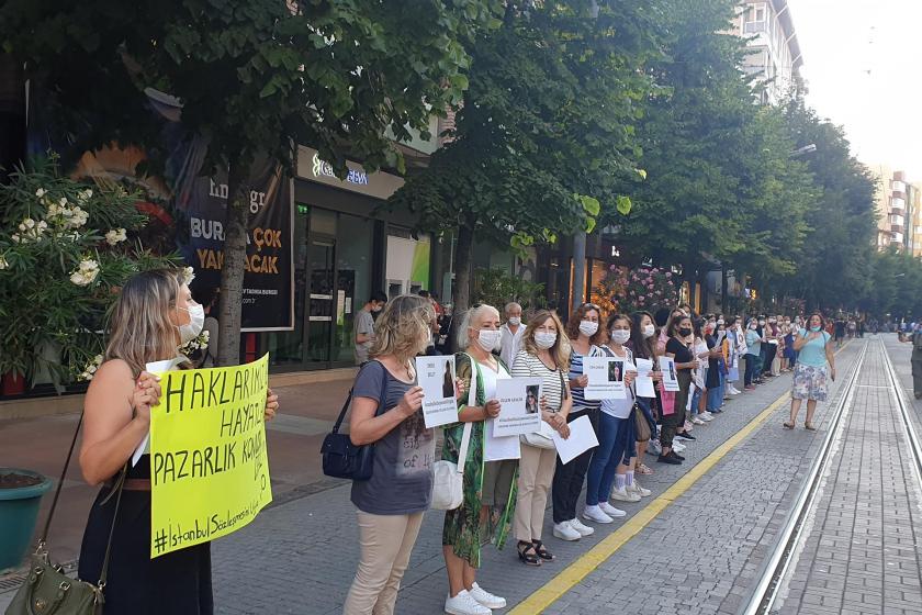 İstanbul Sözleşmesi için oluşturulan kadın zinciri