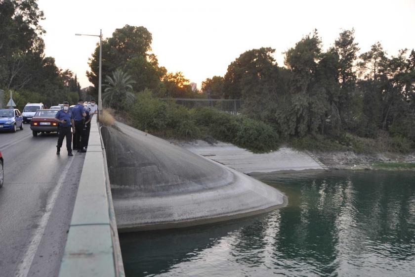 Adana'nın merkez Çukurova ilçesindeki Seyhan Baraj Gölü'nde kadın cesedi bulundu.