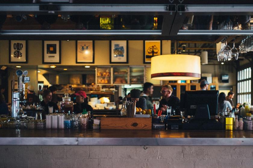 Restoranlar, kafeler yüksek riskli iller dışında yarı kapasiteyle açılabilecek