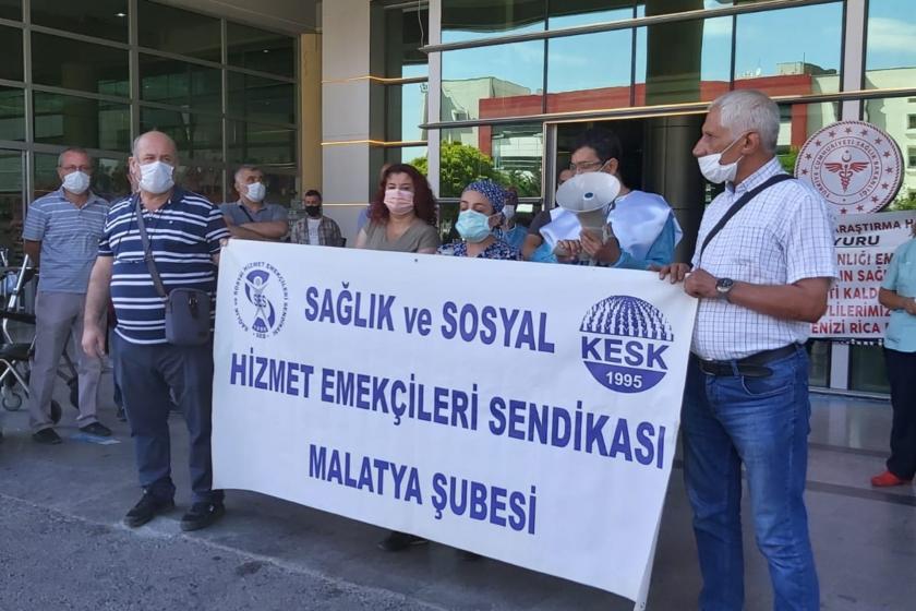 Malatya'da SES üyesi sağlık emekçileri basın açıklaması gerçekleştirdi.