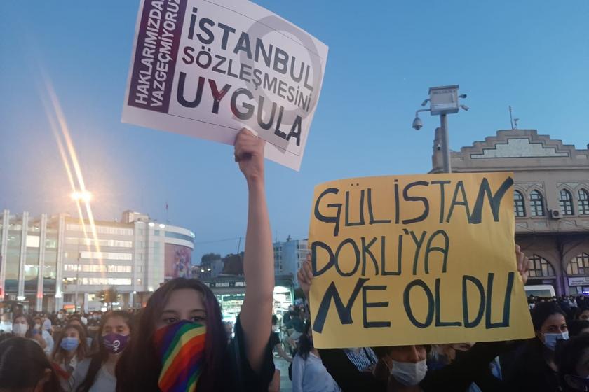 TBMM'nin açıldığı gün İstanbul Kadıköy'de eylem yapan kadınlar 'Takipteyiz! İstanbul Sözleşmesi’ni uygulatacağız!' dedi.