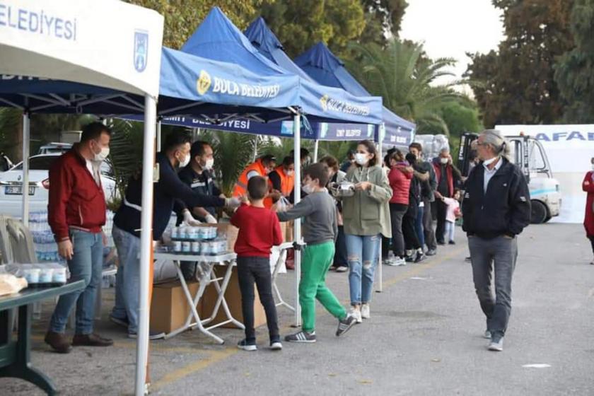 Buca Belediyesi ve AFAD'ın depremzedeler için yardım çadırları