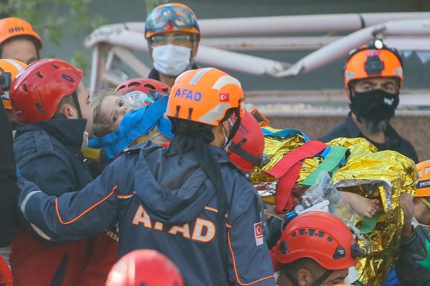 Depremin ardından 91. saatte Ayda Gezgin adlı çocuk enkaz altından kurtarıldı