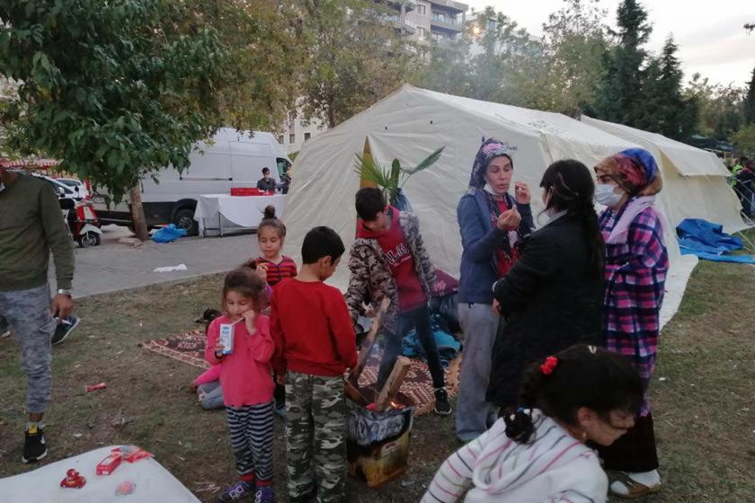 Halkların Köprüsü Derneği: Mülteciler depremden etkilendiğini ispat etmeye zorlandı