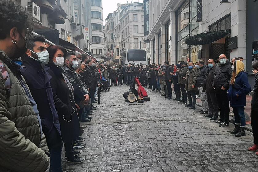 Sanatçılardan eylem: Tek derdimiz ekmek