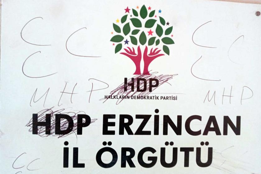 Erzincan’da HDP tabelasını karalayıp 