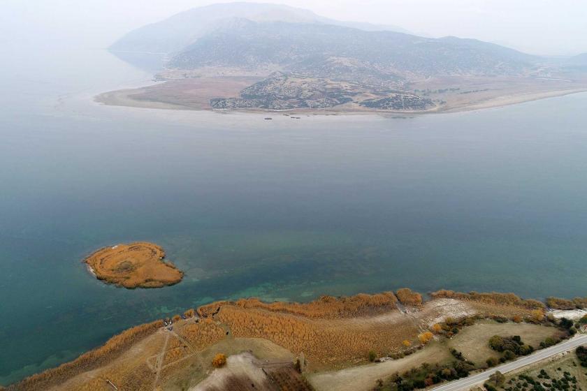 Eğirdir Gölü'nün en dar kısmı olan Kemer Boğazı