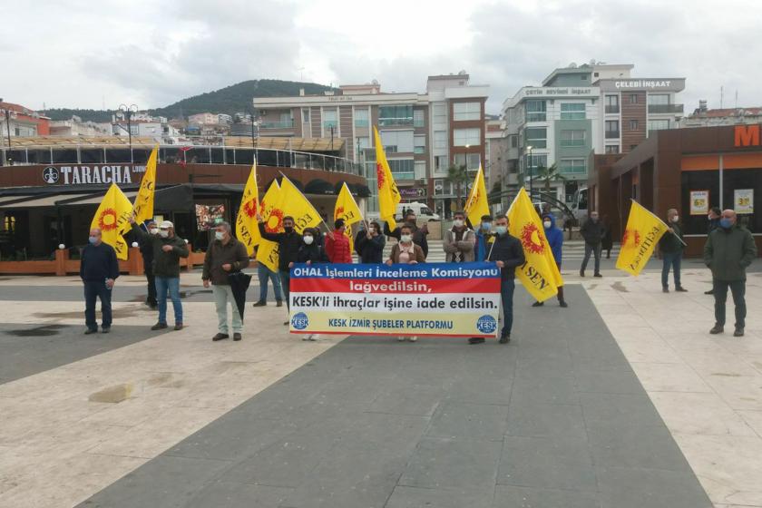 KESK İzmir Şubeler Platformu Narlıdere Demokrasi Meydanı’nda basın açıklaması yaptı.  