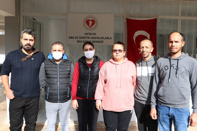 Antalya'da SMA ve Genetik Hastalıklarla Mücadele Derneğinde bir araya gelen aileler