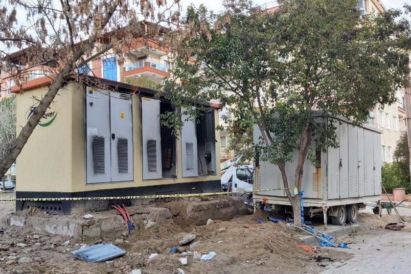 Manisa Uncubozköy Mahallesi'nde patlamanın yaşandığı trafo.