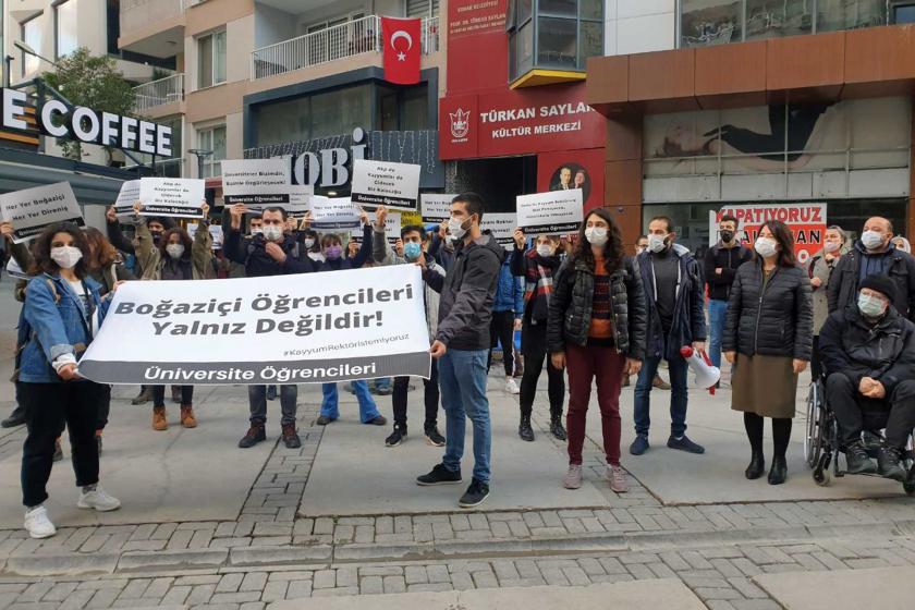 İzmirli üniversite öğrencileri