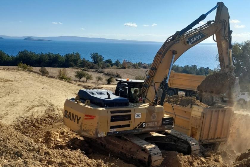 BOTAŞ, Saros’u tahrip eden iskele için tapu işlemi tamamlanmadan inşaata başladı