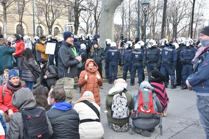  Viyana'da polis eylemi engelledi