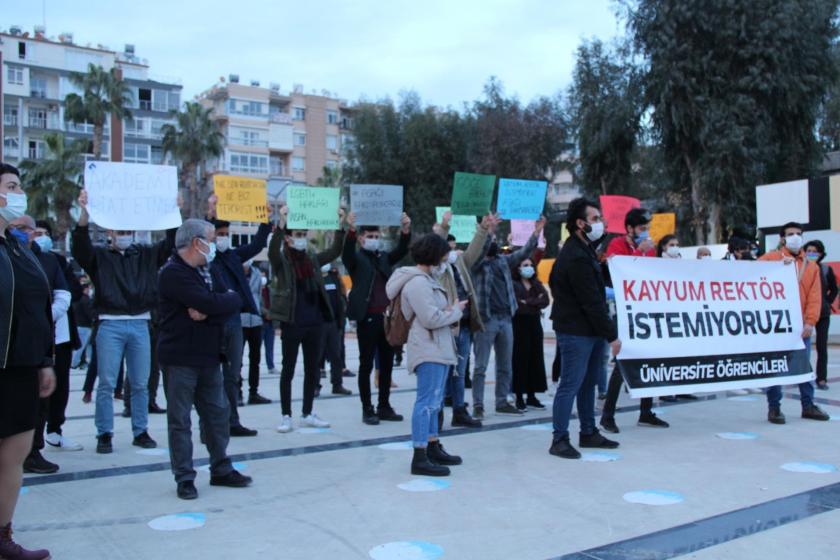 Mersin'de Boğaziçi üniversitesi öğrencileri ile dayanışma eylemi düzenledi