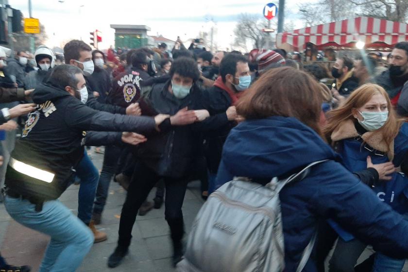 Boğaziçi eylemlerinde şiddet uygulayan polise soruşturma yolu açıldı