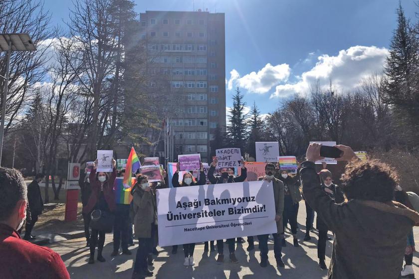 Hacettepe Üniversitesi öğrencileri Beykent kampüsünde protesto eylemi yaptı.