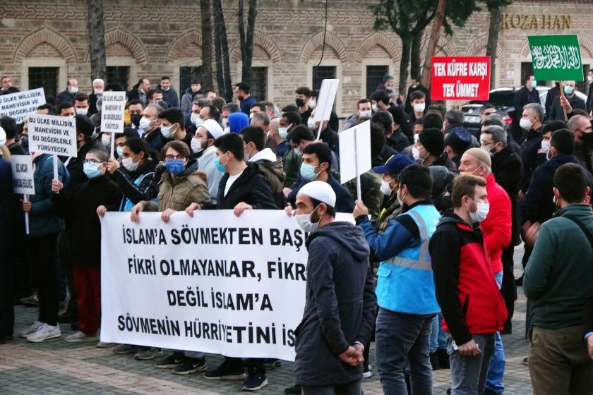 Bursa'da TÜGVA'nın 'polisimizin yanındayız' eylemi