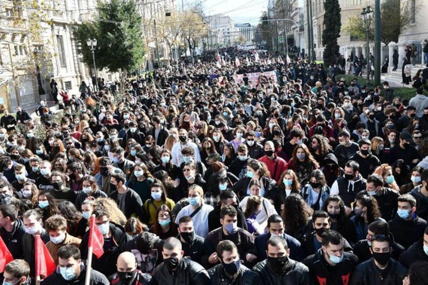 Yunanistan'da kitlesel öğrenci eylemi