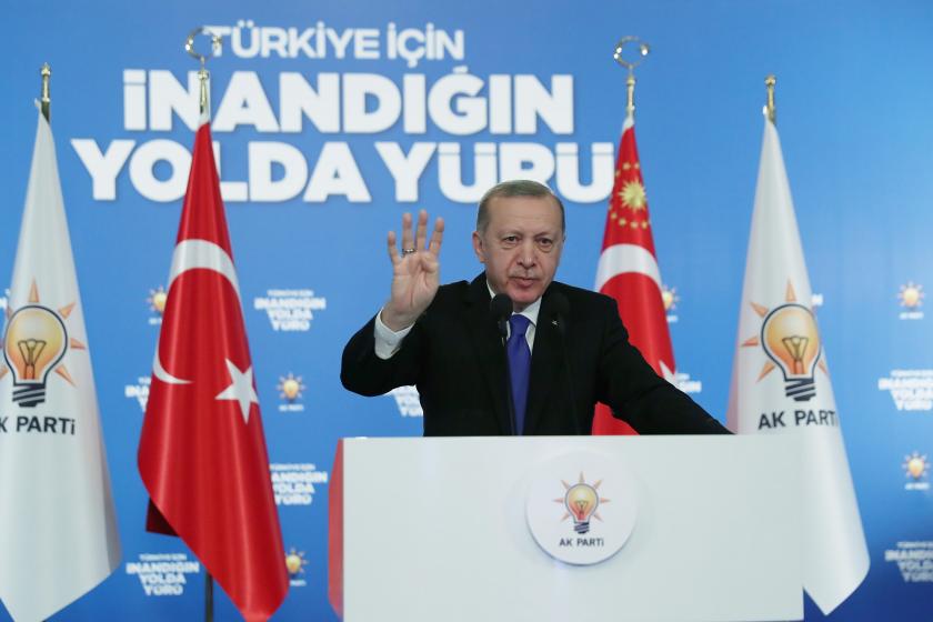 Cumhurbaşkanı Recep Tayyip Erdoğan, partisinin il kadın kolları toplantılarında konuşurken.