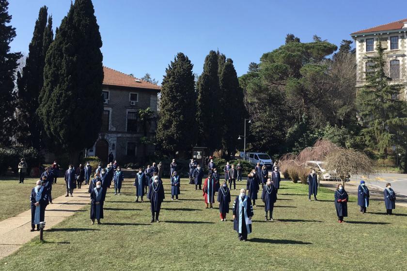 Boğaziçi Üniversitesi akademisyenleri rektörlüğe sırtını çevirdi