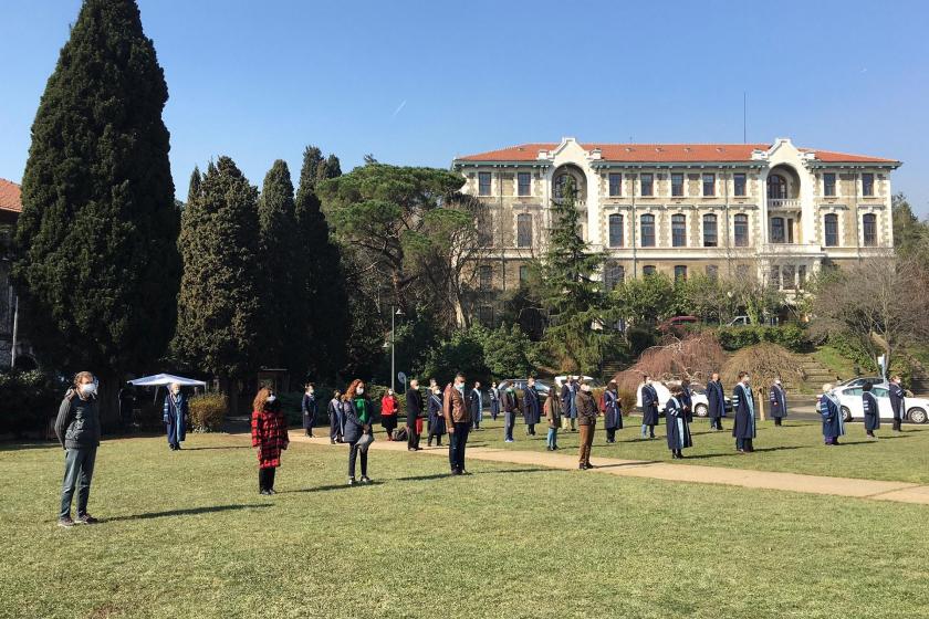 Boğaziçi Üniversitesi akademisyenleri nöbet eyleminde