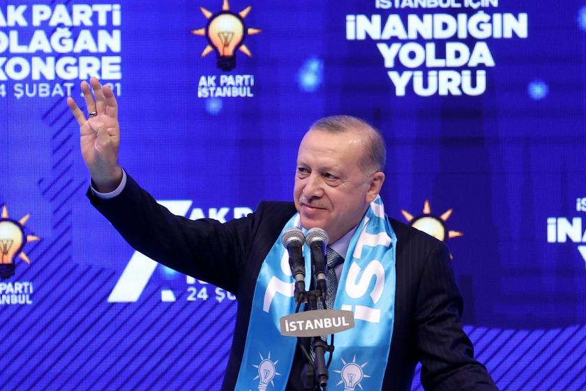 Cumhurbaşkanı Recep Tayyip Erdoğan AKP İstanbul il kongresinde konuşurken.