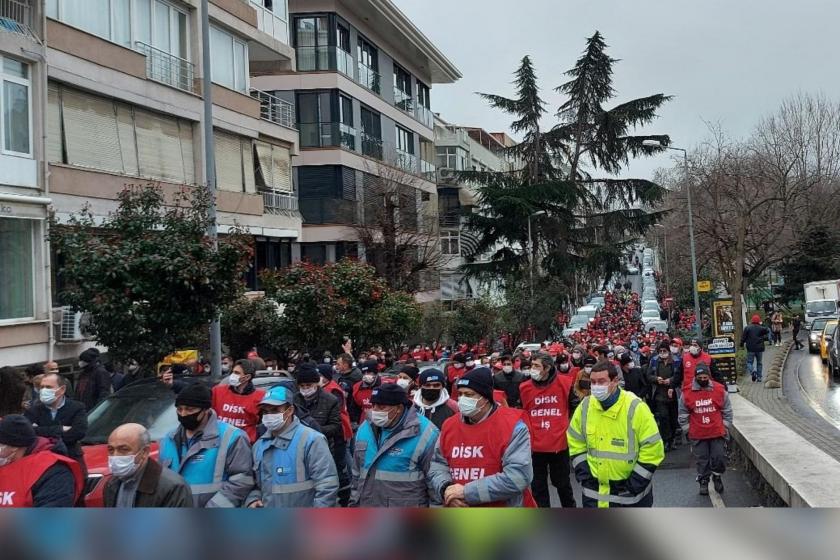 Beşiktaş Belediye işçileri yürürken