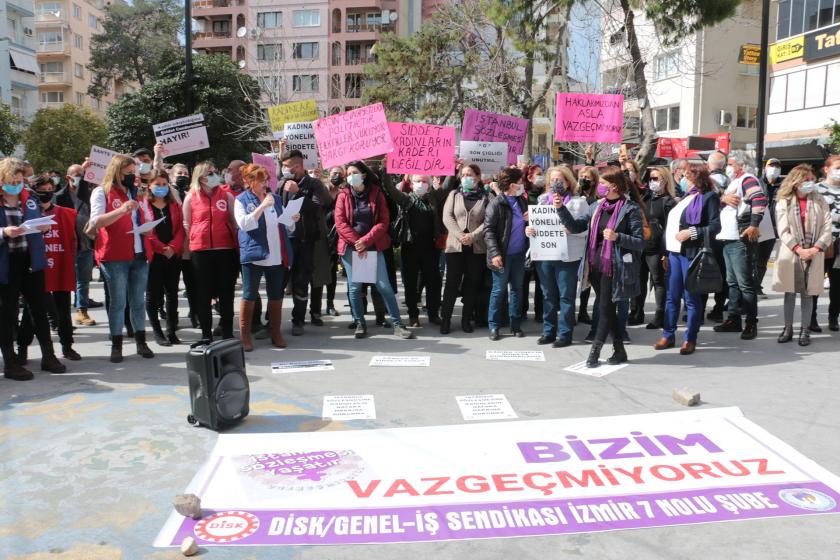 Genel İş İzmir 7 Nolu Şube üyesi kadın işçiler Bornova Küçükpark meydanında İstanbul Sözleşmesi için basın açıklaması yaptı