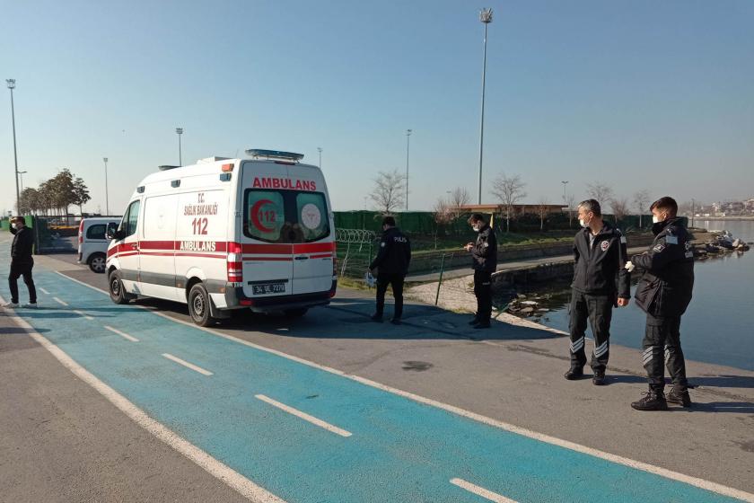 Yenikapı'da bekleyen ambulans ve görevliler