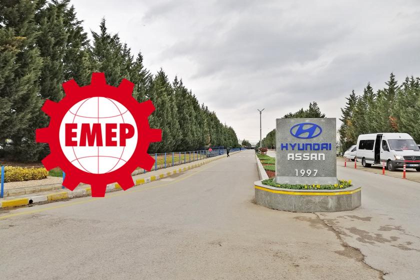 İzmit'teki Hyundai Assan üretim tesislerinin girişinden fotoğraf ve Emek Partisi (EMEP) logosu