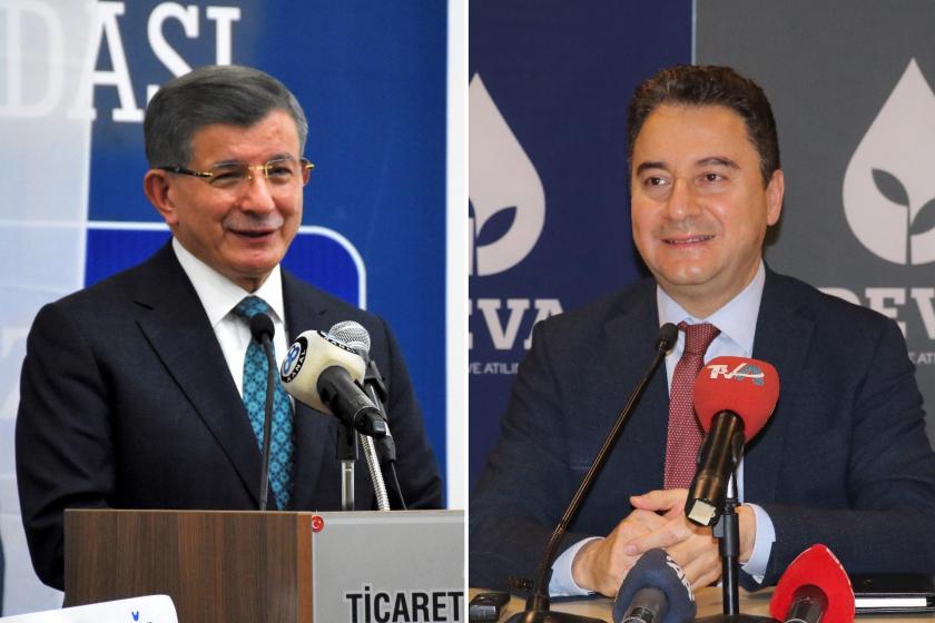 Ahmet Davutoğlu (solda) ve Ali Babacan