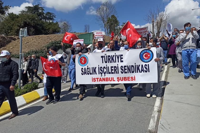 Cerrahpaşa'da sağlık işçileri TÜHİS'e ve sefalet zammına karşı yürüdü