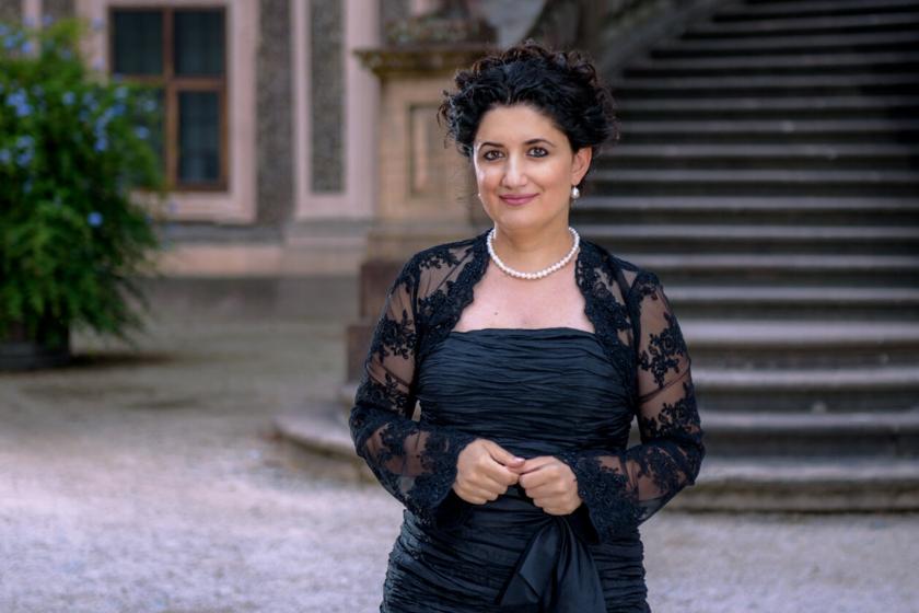 Soprano Pervin Chakar